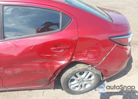 2018 Toyota Yaris Ia z USA, uszkodzony, nr VIN 3MYDLBYV0JY326409